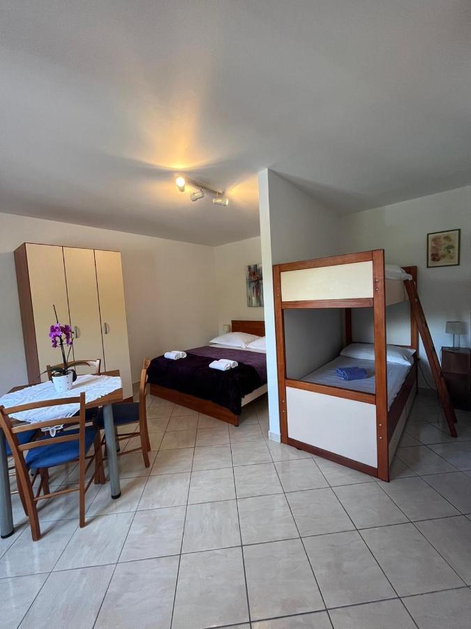 Apartments Doris & Petra Lokva Rogoznica Buitenkant foto